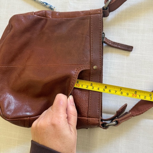 Spikes and Sparrow Brown Leather Crossbody Bag Leather Purse Adjustable Strap - Picture 8 of 8